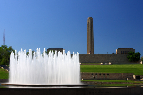 Kansas City's Henry Bloch Fountain & Liberty Memorial
