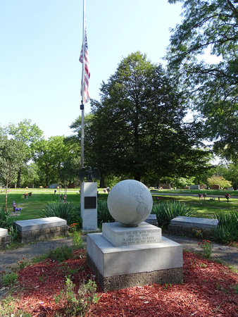 WW II memorial at Riverside Cemetery
